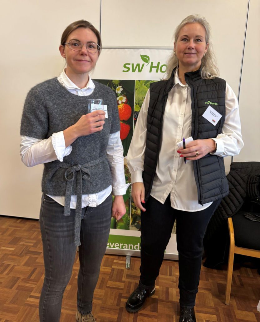 Charlotte och Christina på jordbærtema dag